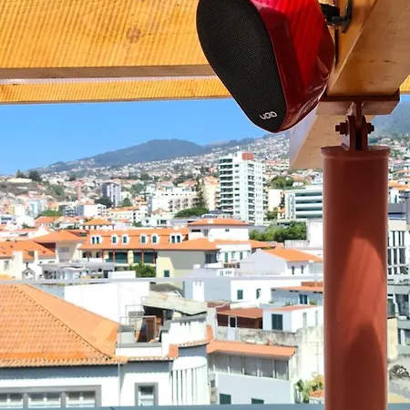 Three House Ξενοδοχείο 4*